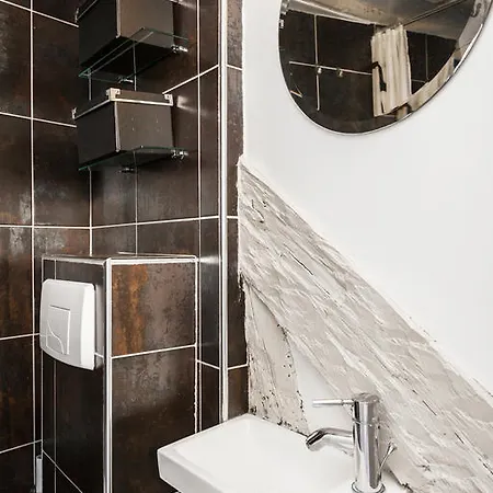 Apartment Leopold Bellan Paris