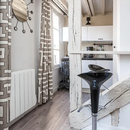 Apartment Leopold Bellan Paris